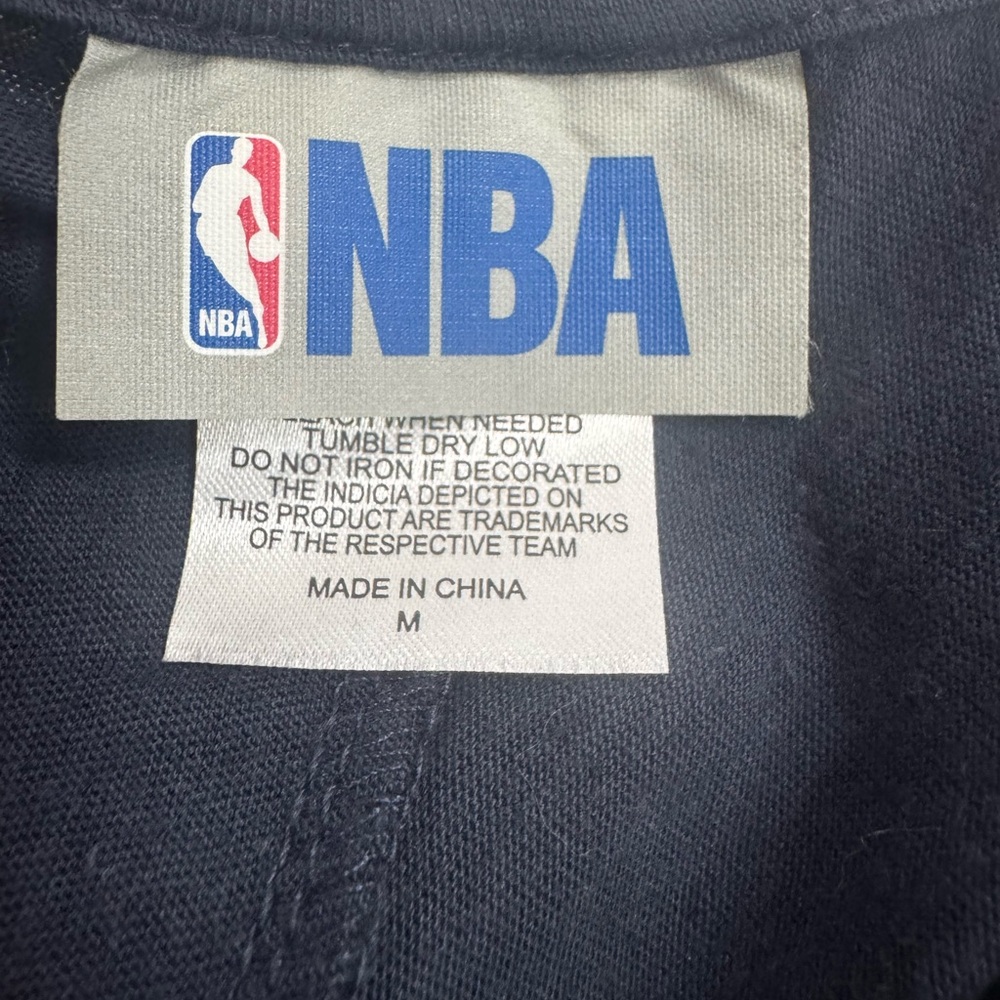 NBA Cleveland Cavaliers Women’s  Navy and White Tee - Picture 3 of 4